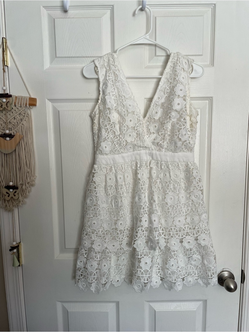 Anthropologie Endless Rose Women’s sz Medium White Floral Lace A-Line Mini Dress